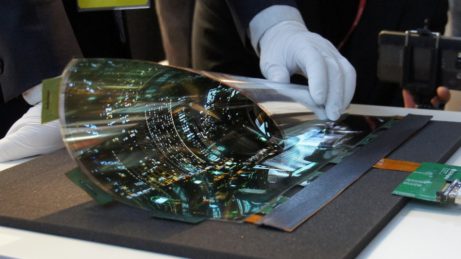 LG's Rollable OLED Display - AICLARKE